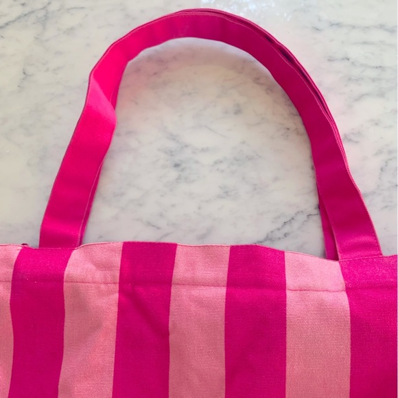 Victoria’s Secret classic oversized weekender cotton|canvas zipper & 2 pouches - Picture 5 of 10